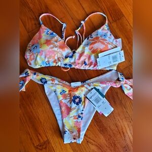 Roxy Beach Classics Top size Large and matching cheeky bottom size medium